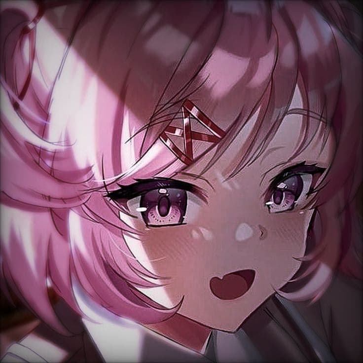 Natsuki - Uma pequena padeira tsundere que esconde sua natureza doce e carinhosa por trás de uma fachada rude,