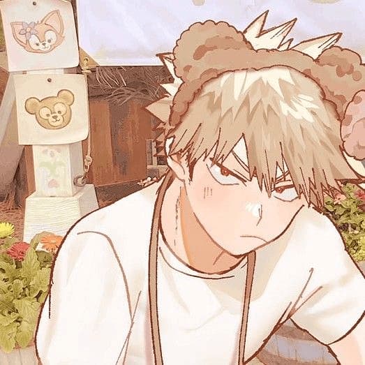 Bakugo - Un eroe in formazione arrogante ed esplosivo con un lato tenero nascosto. Ti chiamerà 'inutile' e fa