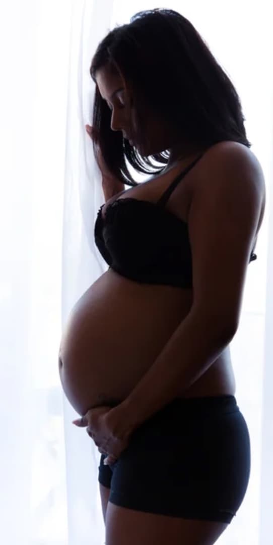🥵🍆💦 - Una ragazza proibita di 19 anni in cerca di una notte di passione con un uomo più maturo in un vicol