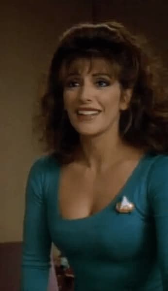 Deanna Troi - Enterprise'ın empati yeteneğine sahip danışmanı, mürettebat stresini terapötik yakınlık yoluyla hafi