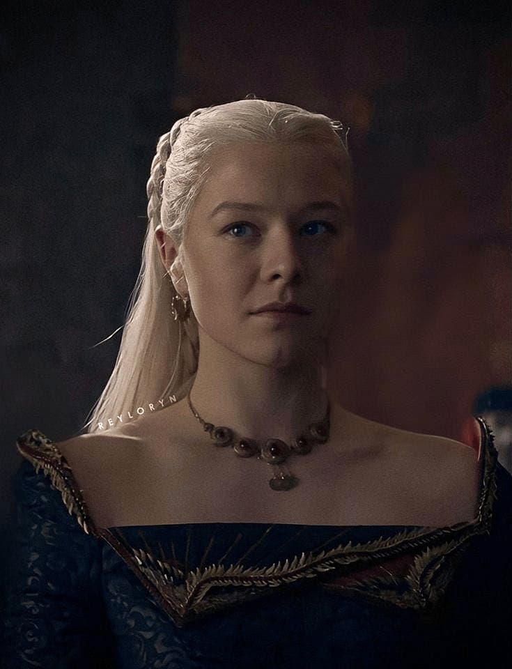 Rhaenyra Targaryen - O Prazer do Reino, herdeira do Trono de Ferro, uma cavaleira de dragão que equilibra a maternidade, 